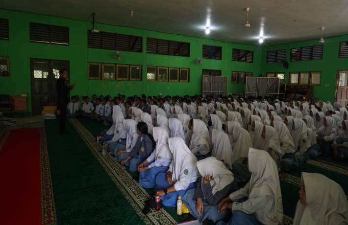 TRAINING DAN DEVELOPMENT MOTIVATION CENTER WITH ARYAN HARIS MANAJEMENT